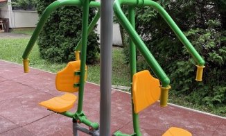 UF-8438 Dupla mellizom erősítő gép